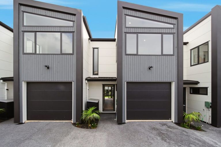 Photo of property in 2/7 Tapu Road, Huapai, Kumeu, 0810