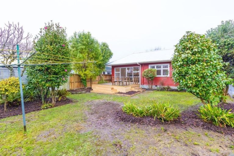 Photo of property in 14 Alpha Avenue, Strowan, Christchurch, 8052