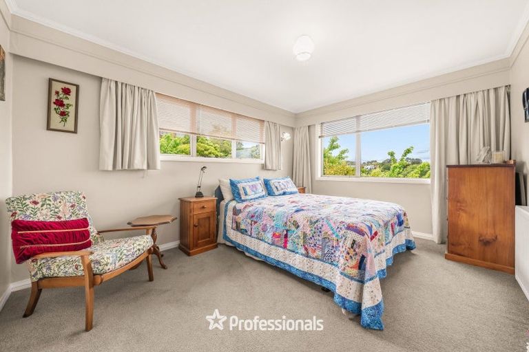Photo of property in 73 Tirohanga Road, Tirohanga, Lower Hutt, 5010