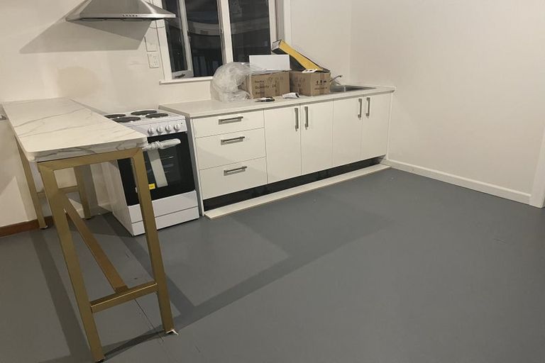 Photo of property in 25 Hutchinson Avenue, New Lynn, Auckland, 0600