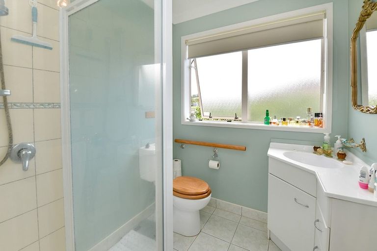 Photo of property in 29 Cabeleigh Drive, Helensville, 0800