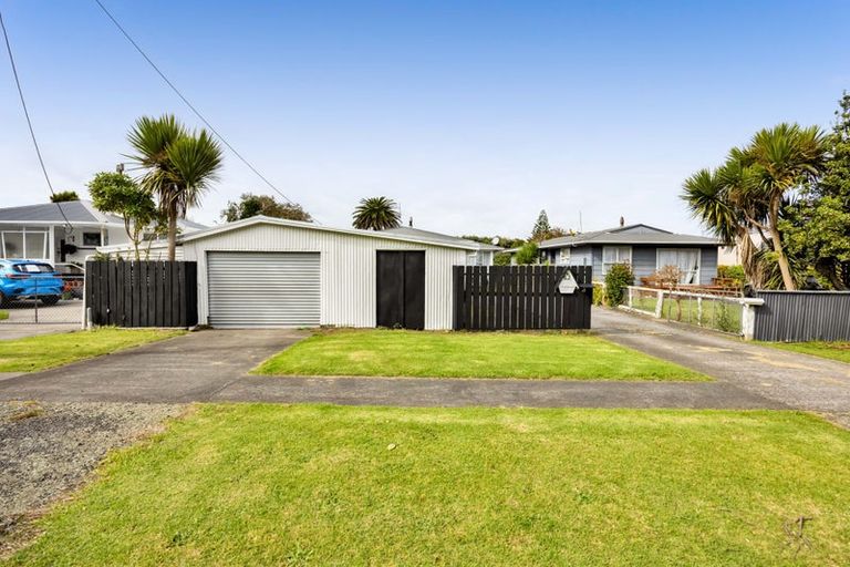 Photo of property in 63 Longfellow Road, Opunake, 4616