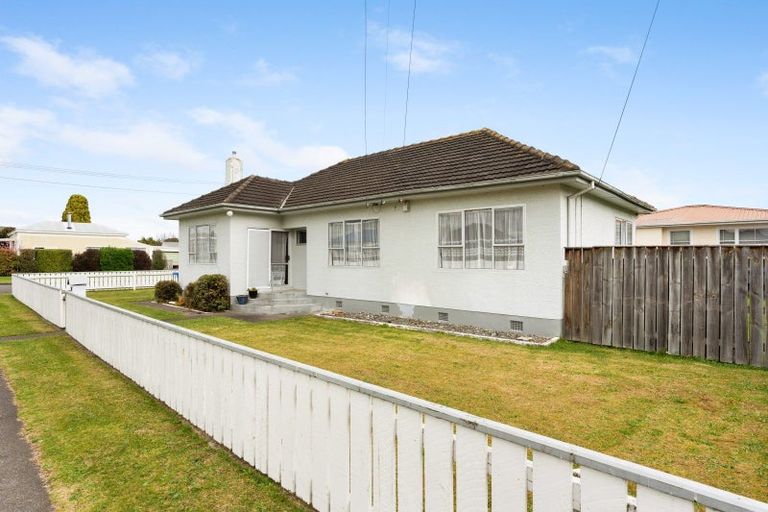 Photo of property in 27 Roberts Avenue, Aramoho, Whanganui, 4500