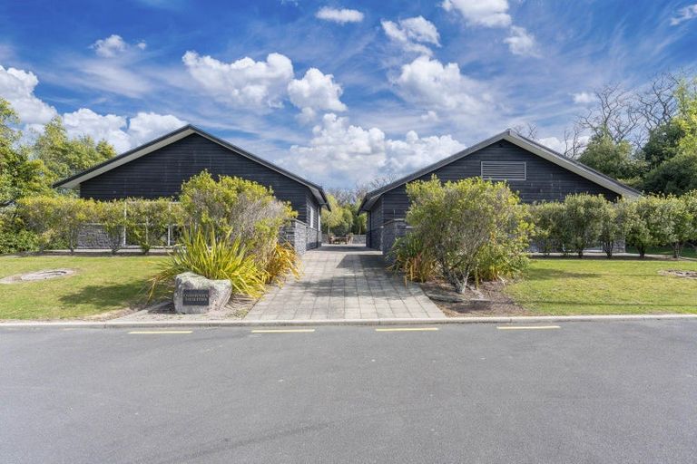 Photo of property in 8 Parawera Drive, Acacia Bay, Taupo, 3330