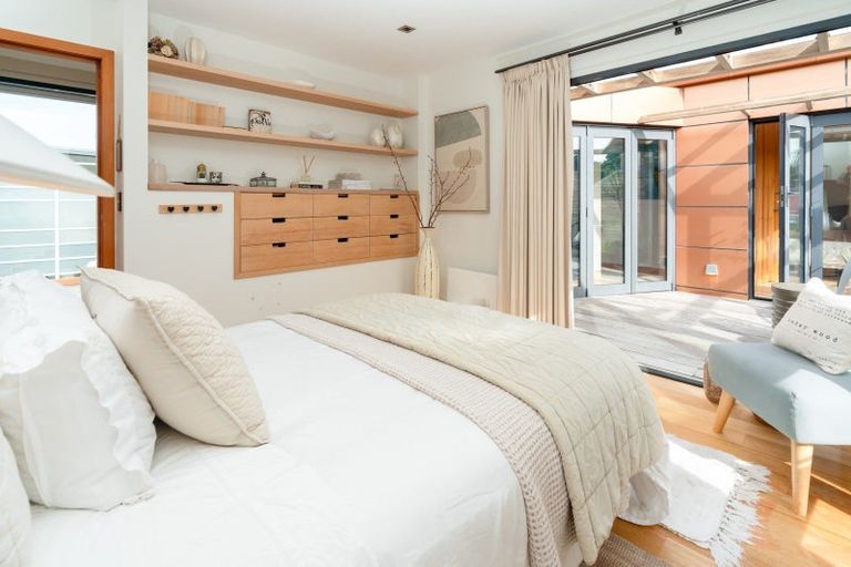 Photo of property in 11 Boardwalk Lane, Seatoun, Wellington, 6022