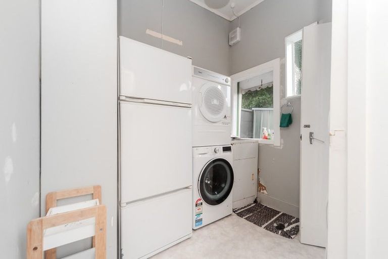 Photo of property in 24 Luxford Street, Berhampore, Wellington, 6023