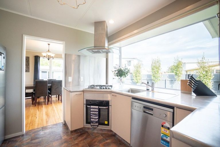 Photo of property in 2 Purnell Court, Awapuni, Palmerston North, 4412