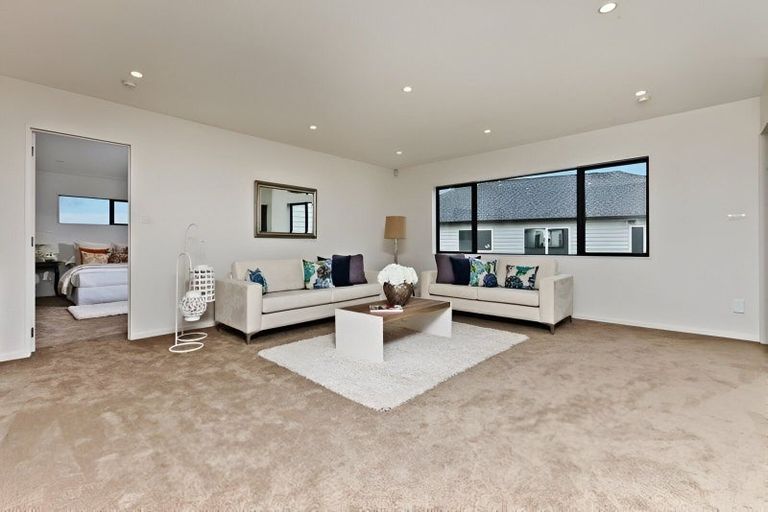 Photo of property in 18 Spyglass Street, Red Beach, 0932