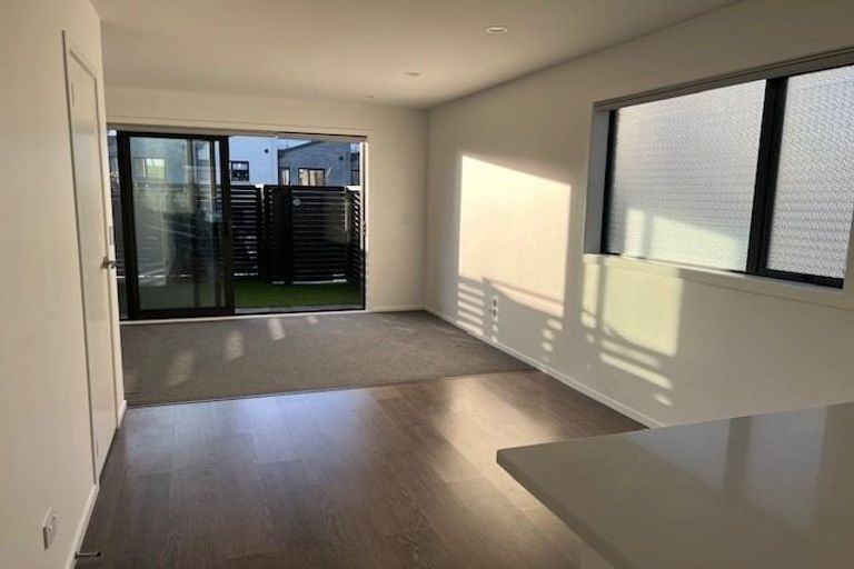 Photo of property in 27/28 Westgate Drive, Westgate, Auckland, 0614