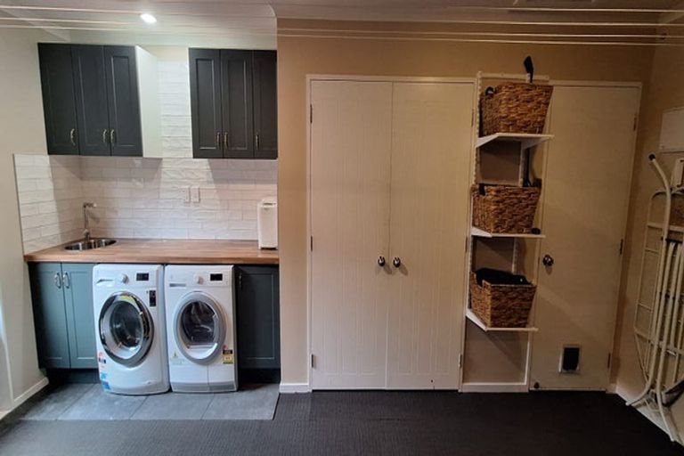 Photo of property in 22 Aragon Grove, Kingsley Heights, Upper Hutt, 5018