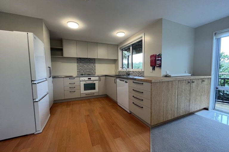 Photo of property in 72 Seaview Road, Paremata, Porirua, 5024