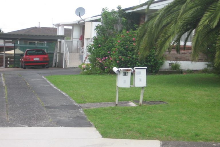 Photo of property in 2/13 Liston Street, Northcote, Auckland, 0627