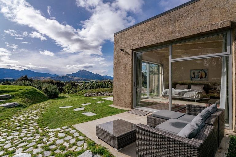 Photo of property in 18 Hidden Hills Drive, Wanaka, 9305