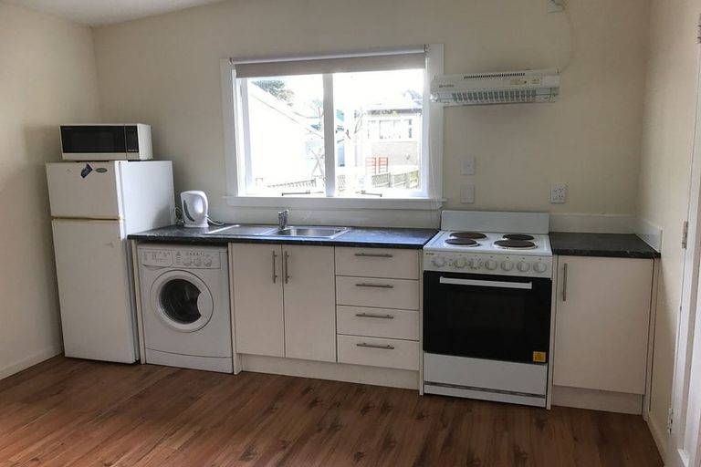Photo of property in 98 Majoribanks Street, Mount Victoria, Wellington, 6011