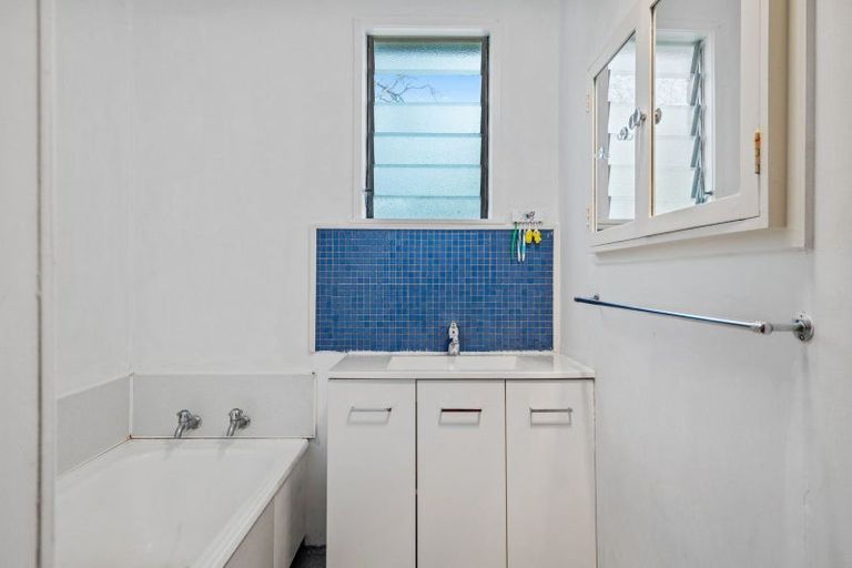 Photo of property in 2 Ajax Place, Highbury, Palmerston North, 4412