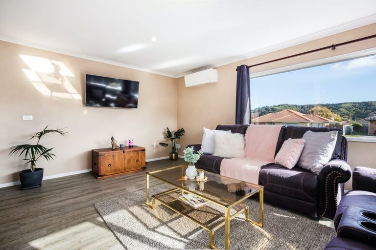 Photo of property in 17 Fraser Colman Grove, Wainuiomata, Lower Hutt, 5014