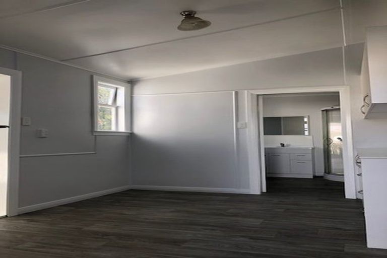 Photo of property in 6 Oxford Street, Marton, 4710