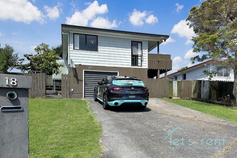 Photo of property in 18 Halloran Place, Massey, Auckland, 0614