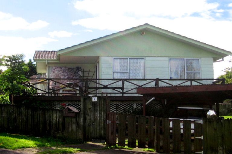 Photo of property in 52 Donovan Avenue, Massey, Auckland, 0614