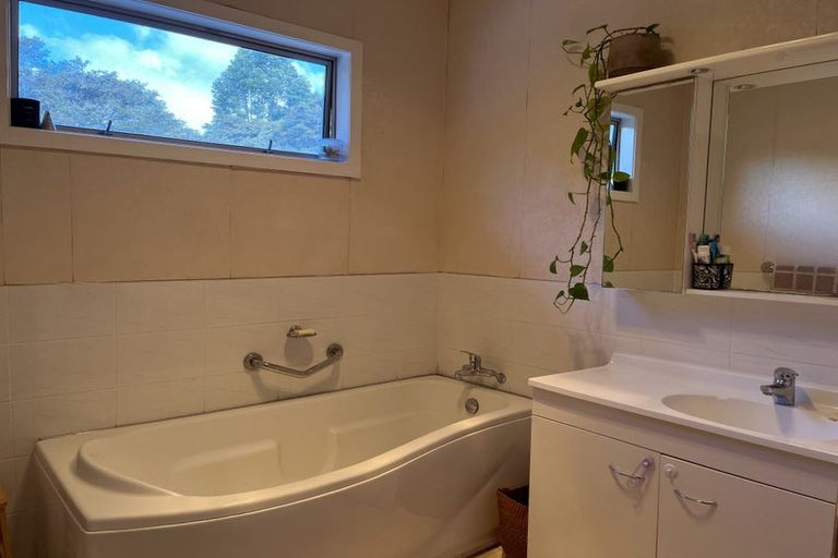 Photo of property in 318 Huia Road, Titirangi, Auckland, 0604