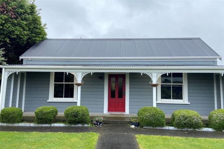 Photo of property in 11 Seymour Street, Hornby, Christchurch, 8042