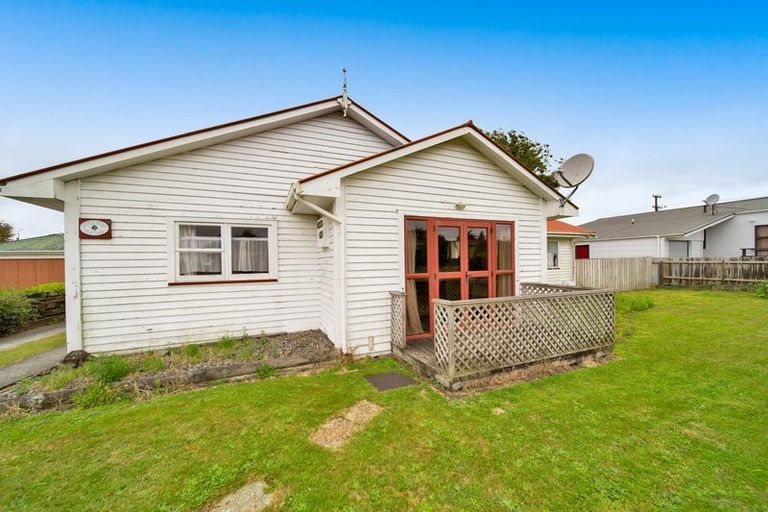 Photo of property in 152 Miranda Street, Stratford, 4332