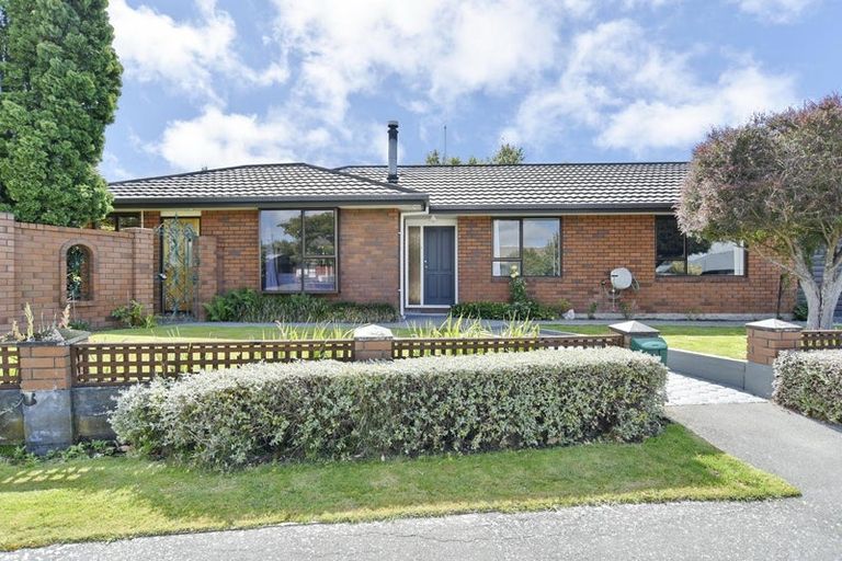 Photo of property in 24 Kowhai Avenue, Rangiora, 7400