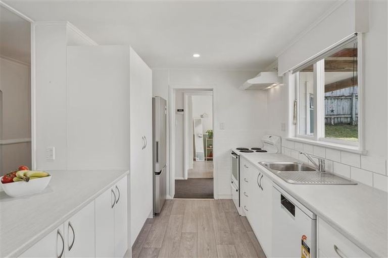 Photo of property in 36 Gray Avenue, Paraparaumu Beach, Paraparaumu, 5032