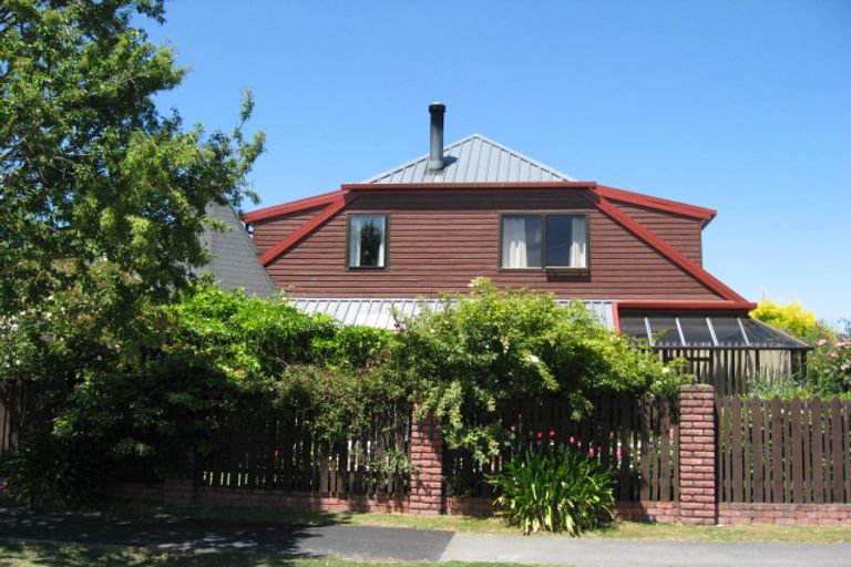 Photo of property in 3 Greystoke Lane, Avonhead, Christchurch, 8042