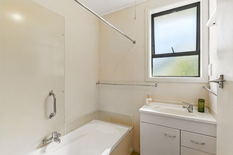 Photo of property in 15 Leinster Avenue, Raumati South, Paraparaumu, 5032