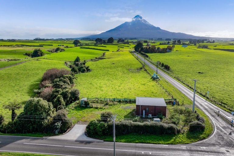 Photo of property in 1790 Eltham Road, Riverlea, Hawera, 4679