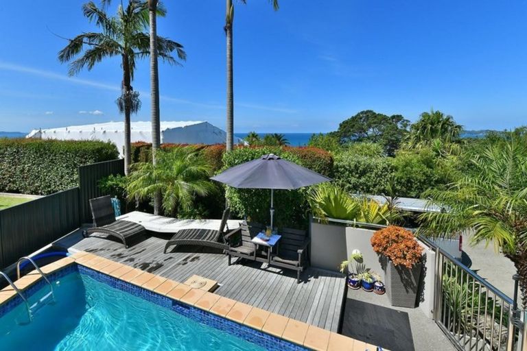 Photo of property in 44 Marellen Drive, Red Beach, 0932