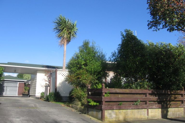 Photo of property in 28 Somerset Crescent, Highbury, Palmerston North, 4412