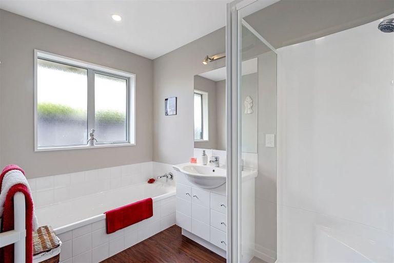 Photo of property in 1 Ross Place, Northwood, Christchurch, 8051