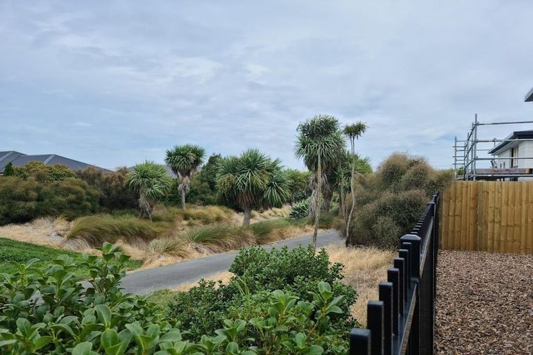 Photo of property in 10 Lussa Close, Broomfield, Christchurch, 8042