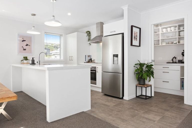 Photo of property in 1 Banks Boulevard, Whitby, Porirua, 5024