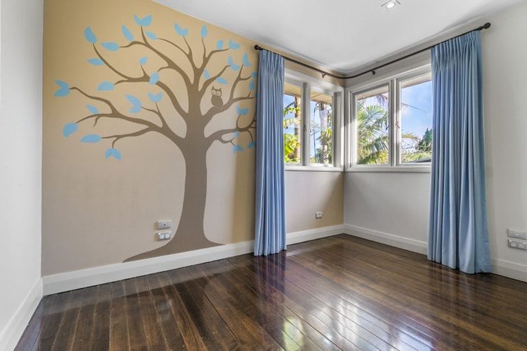 Photo of property in 13 Amberley Avenue, Te Atatu South, Auckland, 0610