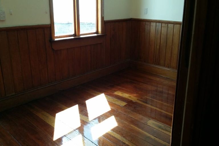 Photo of property in 5 Brown Street, Mount Cook, Wellington, 6021