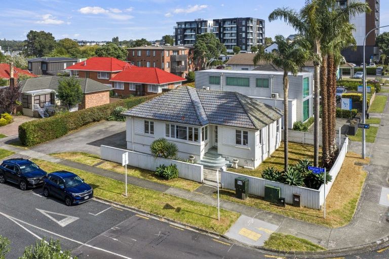 Photo of property in 19a Huron Street, Takapuna, Auckland, 0622