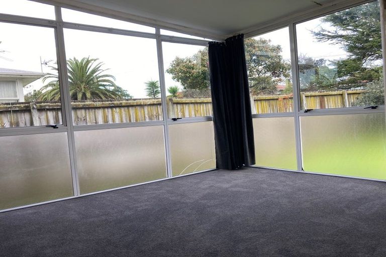 Photo of property in 15 Gardiner Grove, Mangere East, Auckland, 2024