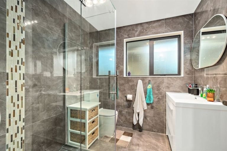 Photo of property in 34a Sherwood Avenue, Te Atatu South, Auckland, 0610