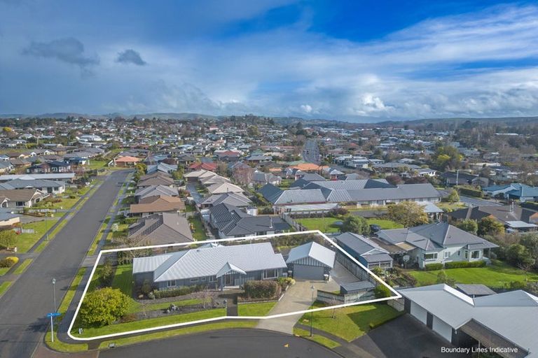 Photo of property in 1 Highgrove Place, Waipukurau, 4200