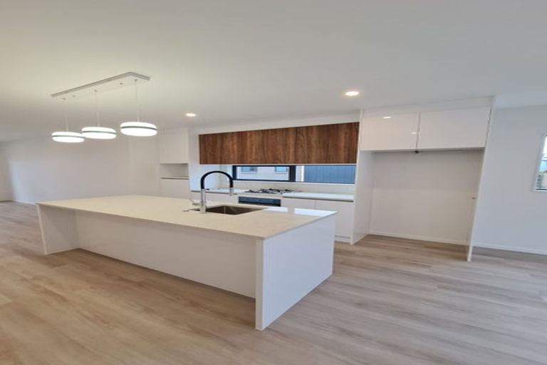 Photo of property in 14a Kotahitanga Street, Papakura, 2110