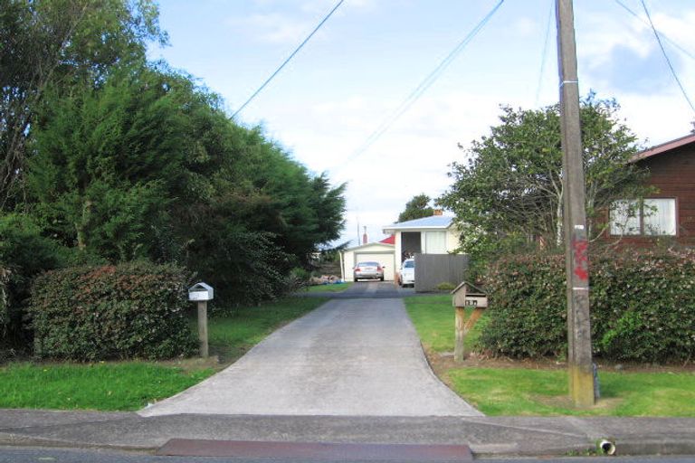 Photo of property in 13 Karamu Street, Te Atatu Peninsula, Auckland, 0610