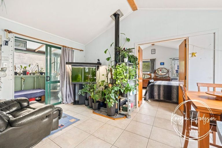 Photo of property in 14 Woodland Road, Maungaturoto, 0588