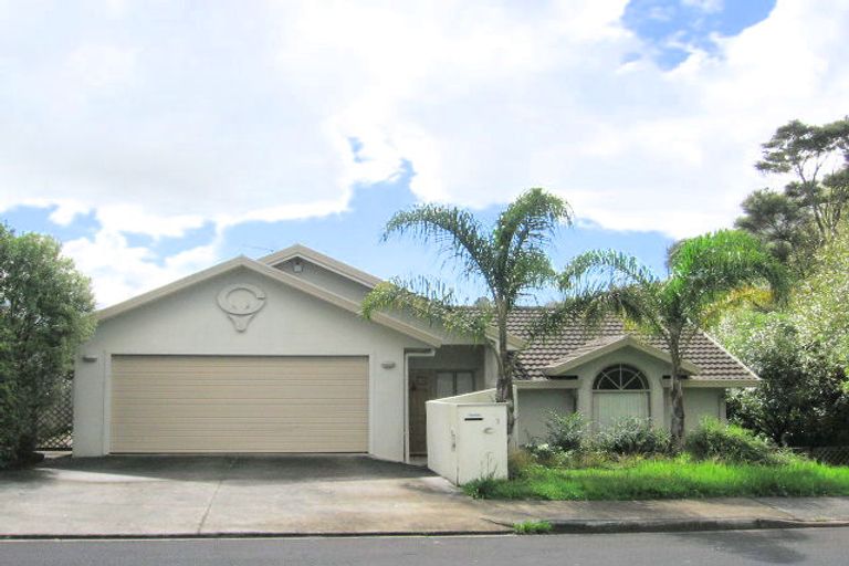 Photo of property in 3 Milan Drive, Glen Eden, Auckland, 0602