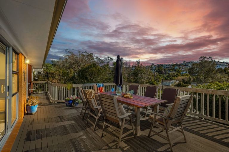 Photo of property in 54 Saddleback Rise, Murrays Bay, Auckland, 0630