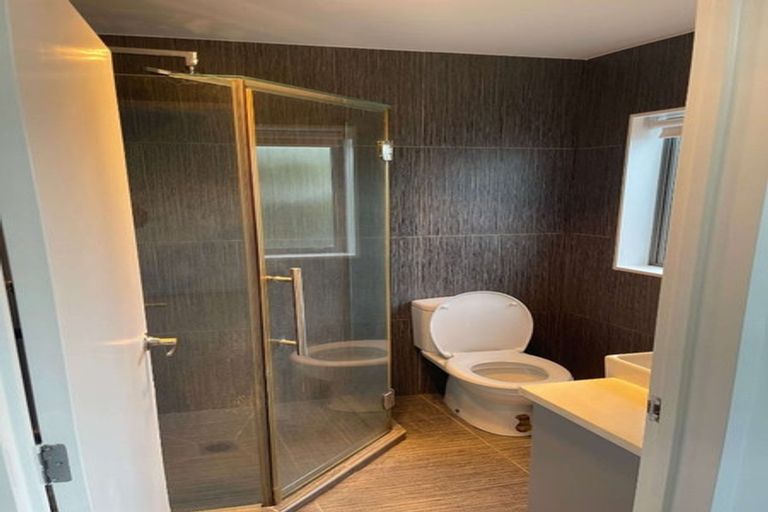 Photo of property in 43 Renata Crescent, Te Atatu Peninsula, Auckland, 0610