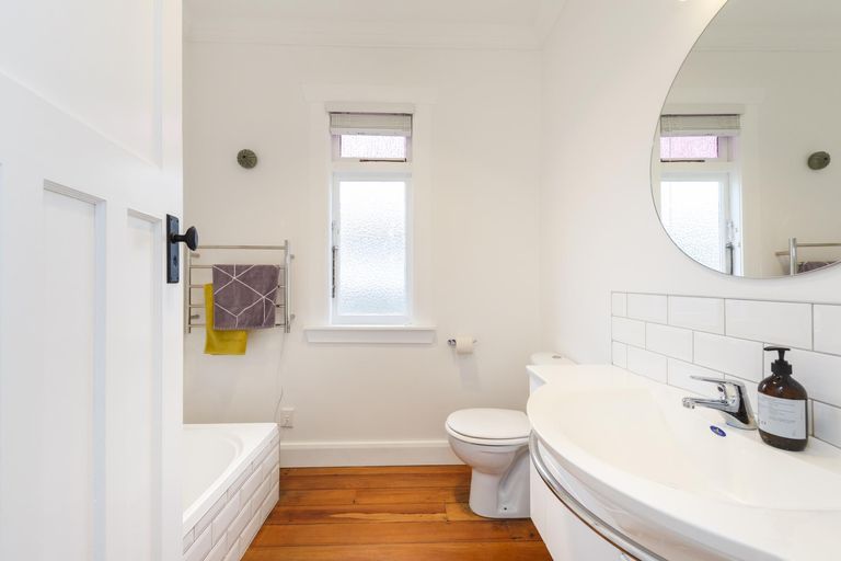 Photo of property in 20c Frederick Street, Terrace End, Palmerston North, 4410