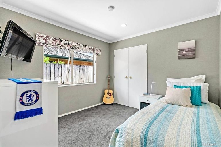 Photo of property in 19 Newinn Crescent, East Tamaki Heights, Auckland, 2016